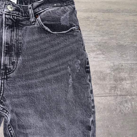 Abercrombie & Fitch High Rise 9” Bermuda Shorts Distressed Size 28 - Picture 4 of 9